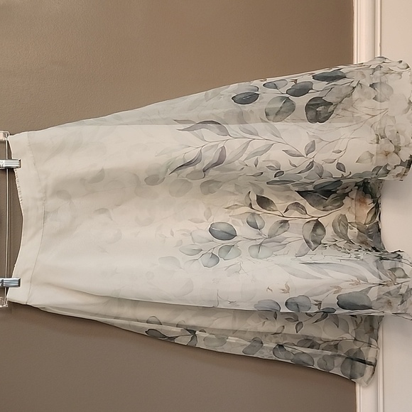 Rachel Zoe Elegant Sage Floral Skirt - Picture 1 of 10